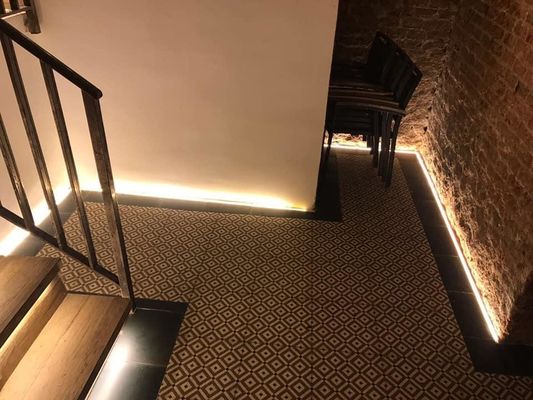 Prezzo buono Profilo di alluminio della parete del LED che accende alluminio del LED che fiancheggia linea Manica di alluminio dell'estrusione di Profil del muro a secco in linea