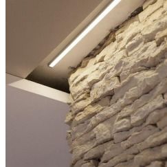 Prezzo buono Estrusione che alloggia 6063 Manica principali di alluminio della striscia con la clip di Endcaps della copertura di Pmma del pc in linea