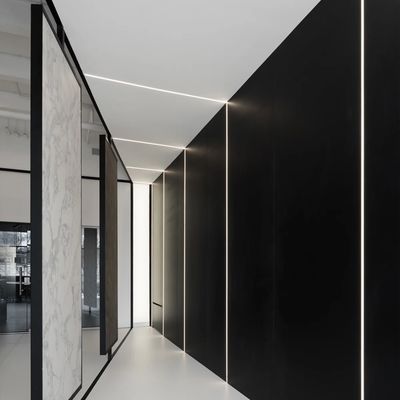 Il profilo principale per plafoniera Antivari che accende il Manica nero delle strisce ha messo l'alluminio del gesso Gypsum3 T5 del muro a secco