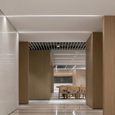 PMMA ha messo il profilo IP45 del pannello di carta e gesso della copertura LED del PC per il LED lineare