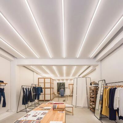 Prezzo buono Profili di alluminio a strisce LED PMMA con rivestimento a raggi W18.0 × H15.3 mm con ossidazione da sabbiatura per diffusione della luce in linea
