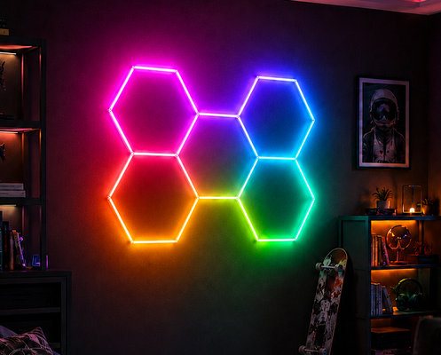 Prezzo buono Pannelli modulari a ragno di miele RGB per applicazioni di illuminazione del soffitto in officine e in officine in linea