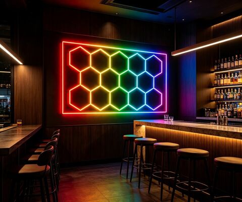 Prezzo buono Luce esagonale a LED 14RGB a controllo remoto Honeycomb Ceiling Light 24V IP20 Illuminazione ideale per palestra Salone Garage Bar Atmosfera In linea